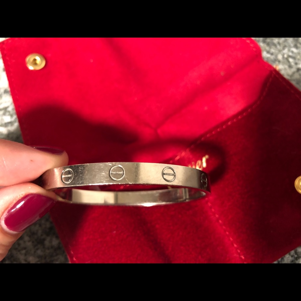 Cartier love bracelet white gold size 17